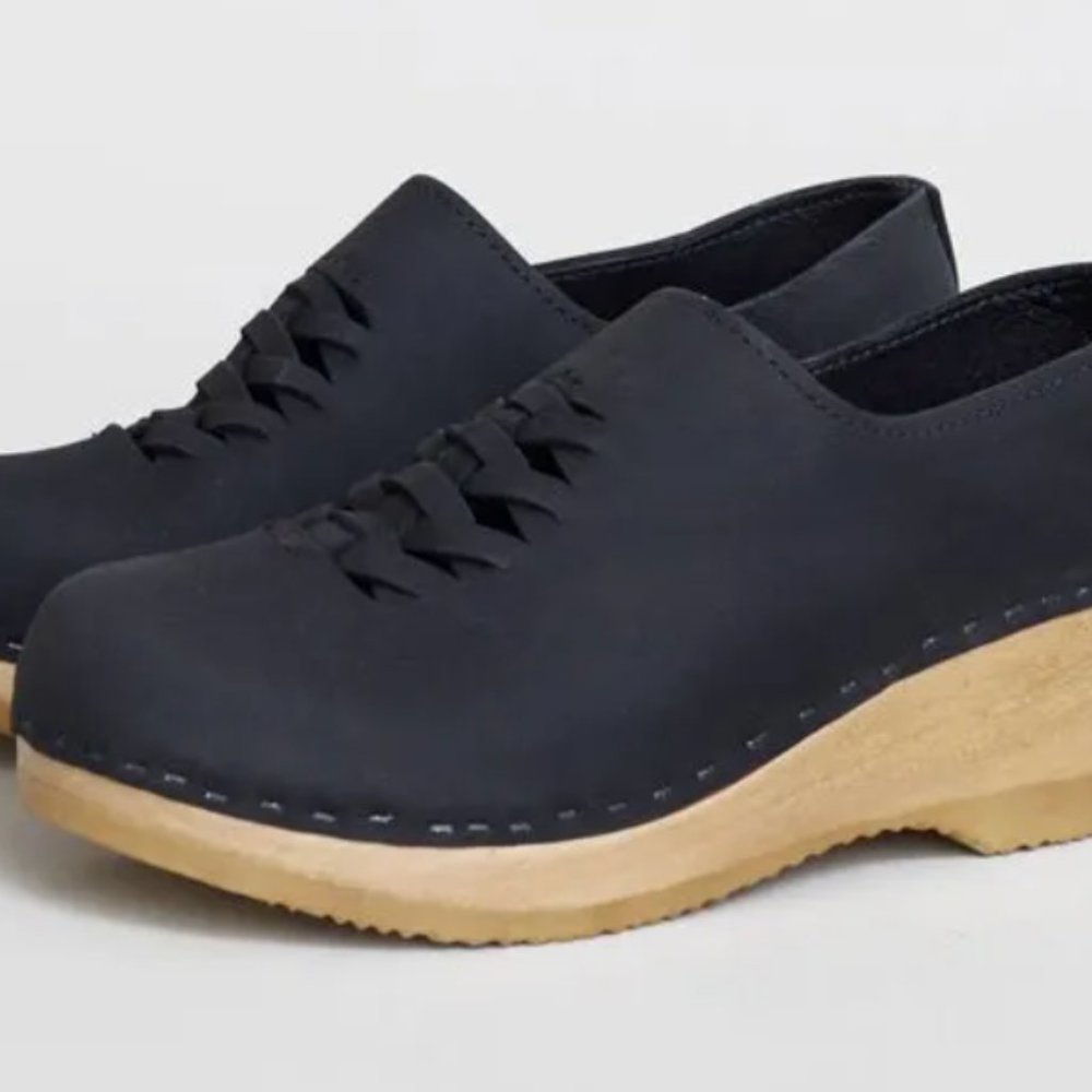 No. 6 Issa clog in nubuck midnight